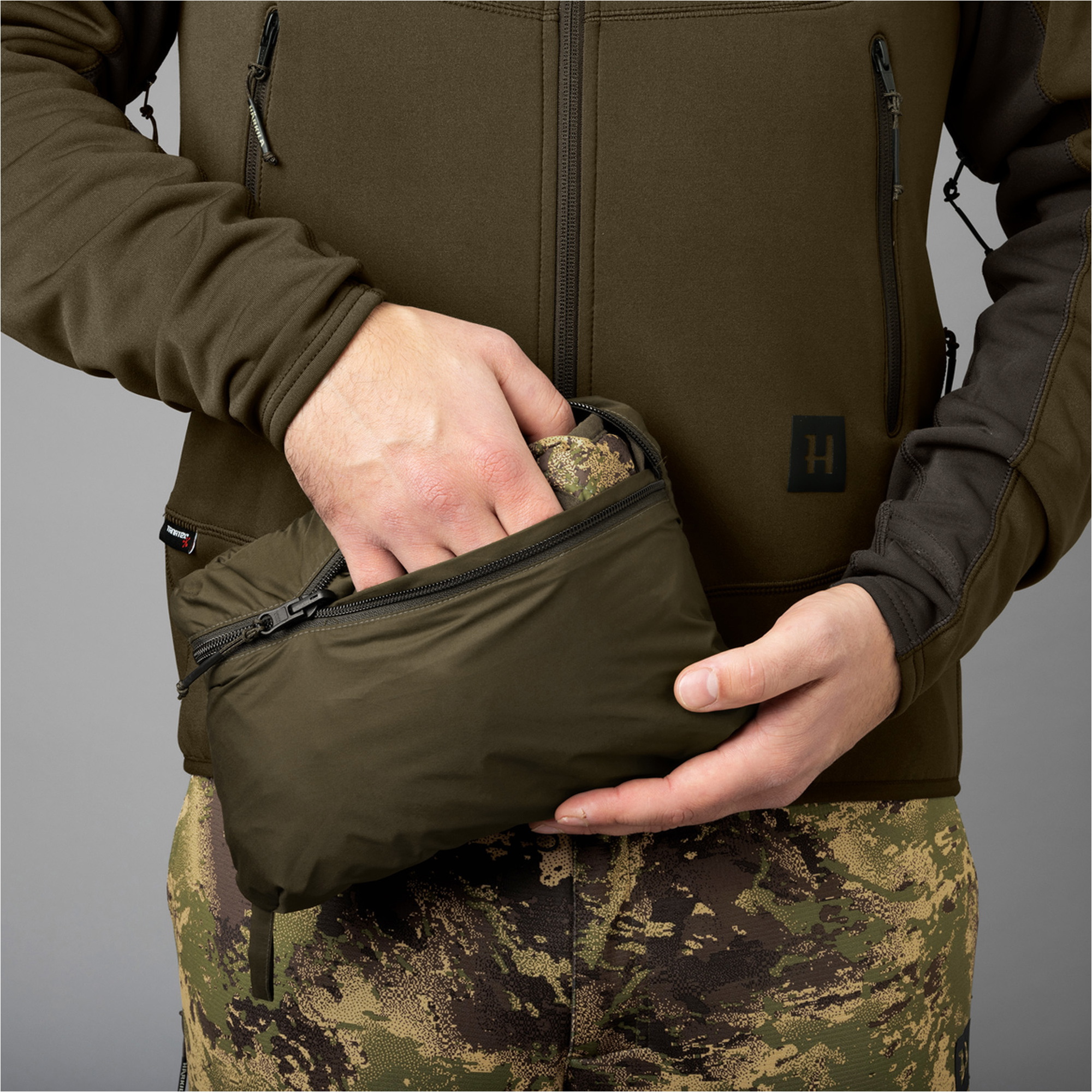 2026 Harkila Männer Hirsch Jäger Camo Reversible Packbare Weste 1201150 - Willow Green / AXIS MSPForest